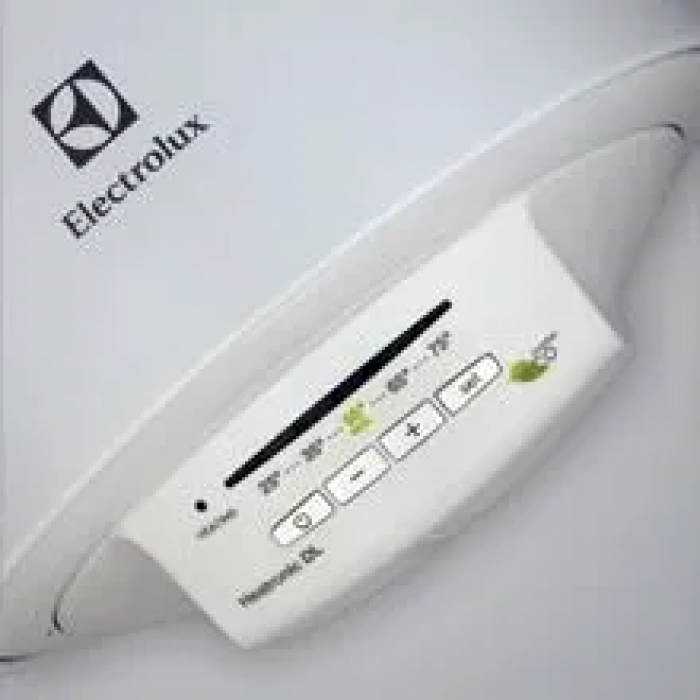 Водонагреватель Electrolux EWH 80 Heatronic DL Slim